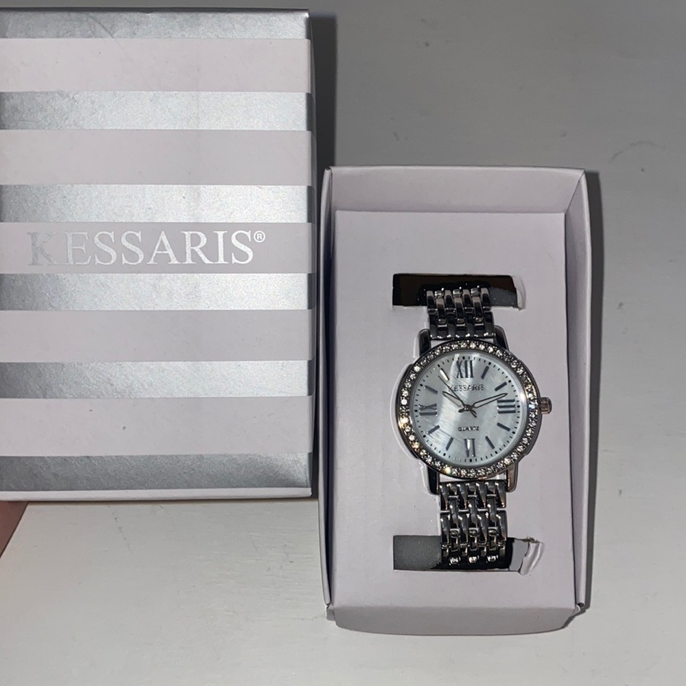 Silver plated and quartz Kessaris Watch